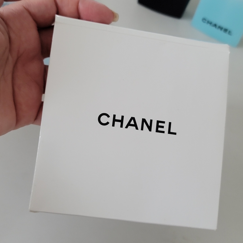 NEW FULL SIZE CHANEL Cleansing Skin Care Bundle - Picture 10 of 17